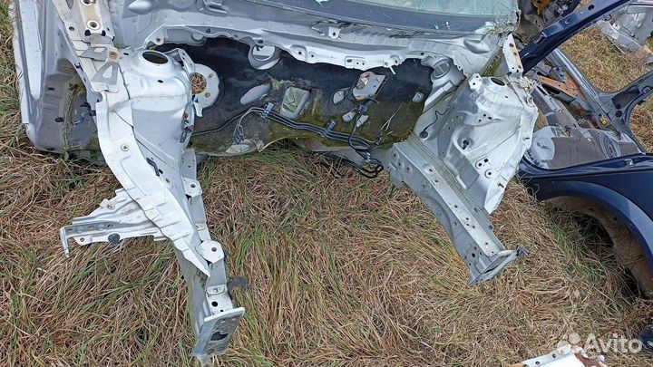 Тойота Витц Ярис KSP90 правый лонжерон четверть