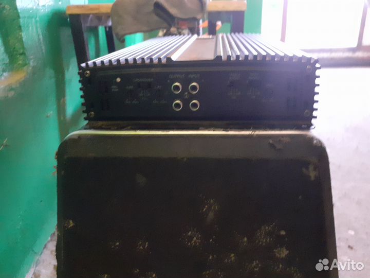 Автомобильный усилитель