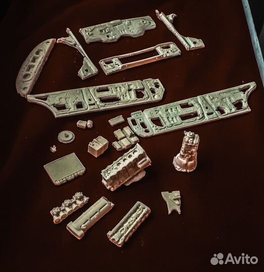 Сборная модель1/24 мотор 2jz, голый салон 4дв и тд