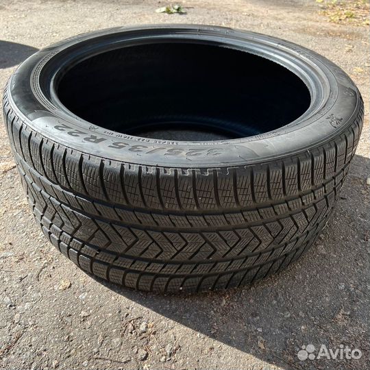 Pirelli Scorpion Winter 325/35 R22 и 285/40 R22