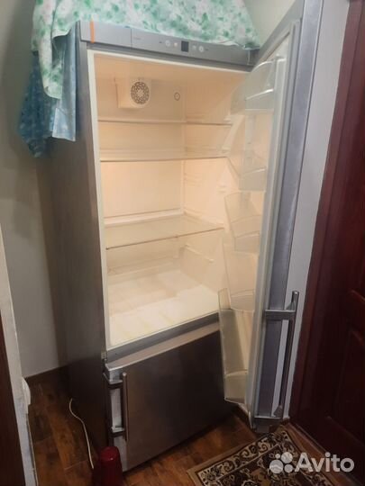 Холодильник liebherr