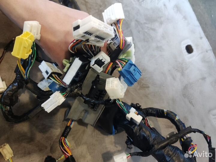 Коса проводки подпанельная Citroen C-Crosser 1