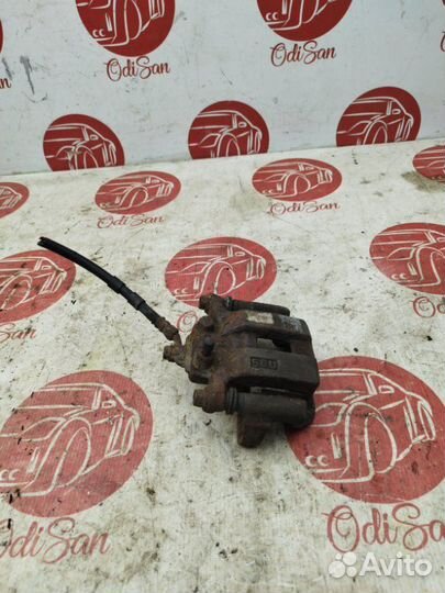 Суппорт тормозной задний правый Nissan Murano Z50