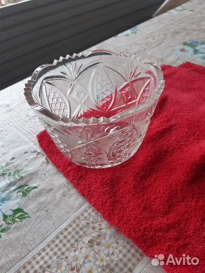 Продаю хрустальные вазы времён СССР