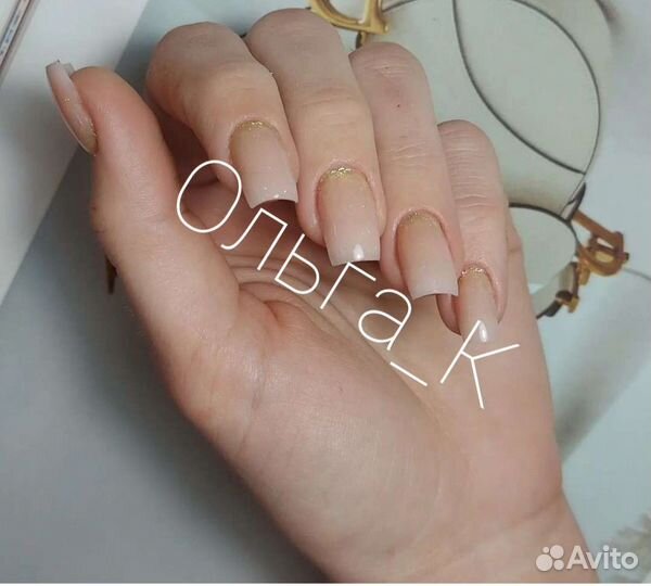 Маникюр, наращивание ногтей и коррекцию