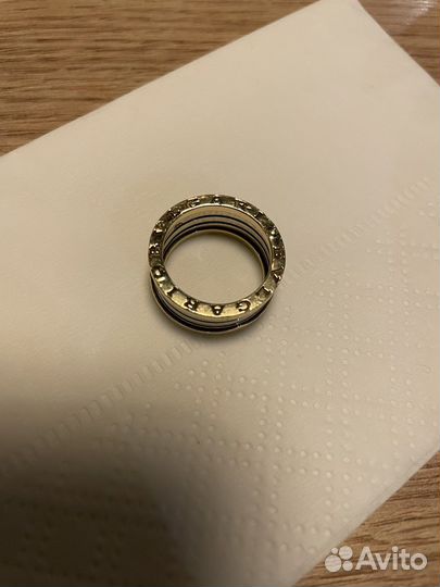 Золотое кольцо bvlgari