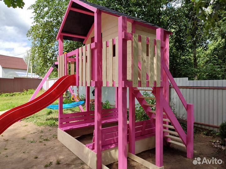 Детские деревянный домик на сваях