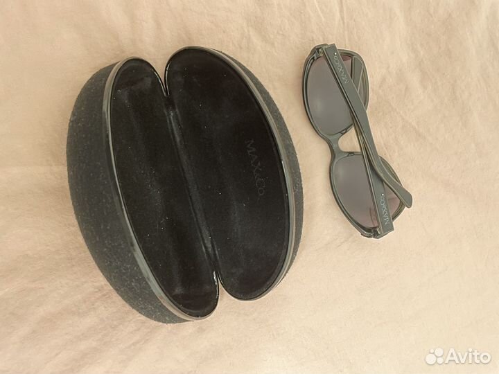 Солнцезащитные очки женские Max&Co