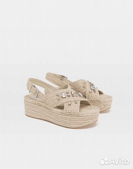 Босоножки Stradivarius