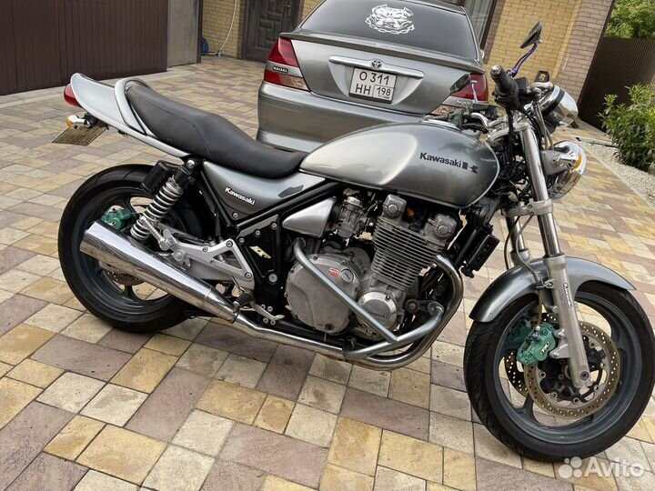 Kawasaki zr1100