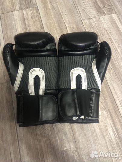 Боксерские перчатки 12 oz everlast