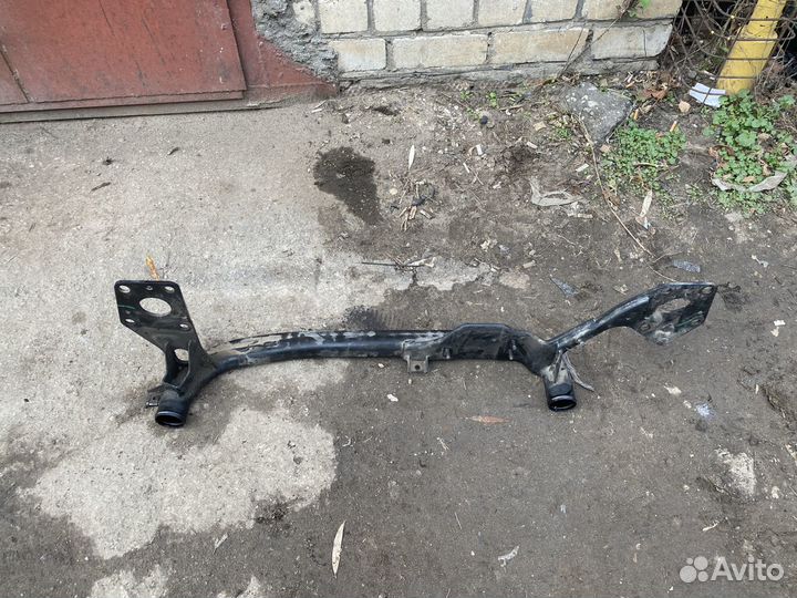 Балка подрадиаторная Audi A4 B5 2,5