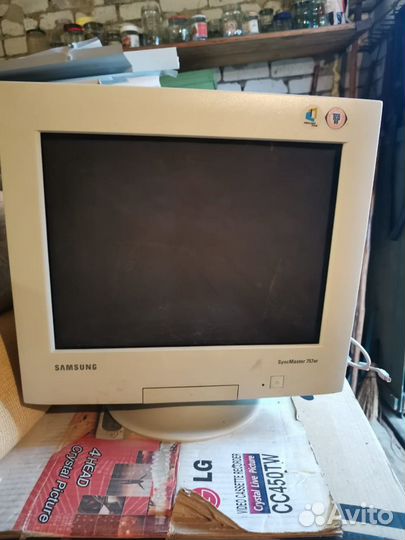 Монитор Samsung SyncMaster757 nf