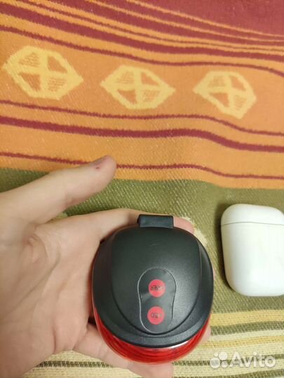 Air pods, зажигалка и фонарик