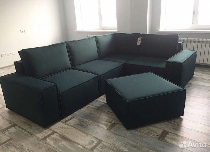 Угловой диван 280*210 см