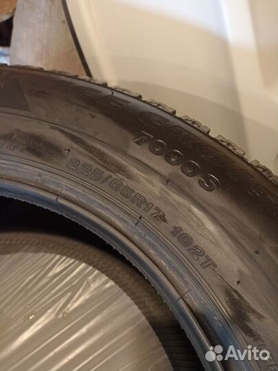 Bridgestone Ice Cruiser 7000S 225/65 R17 102T