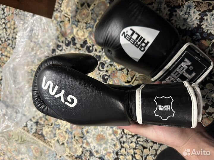 Боксерские перчатки 14 oz новые