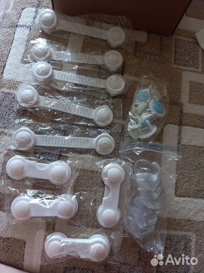 Мебельные блокираторы для безопасности малышей