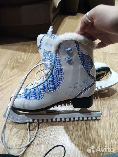Коньки женские 38 размер