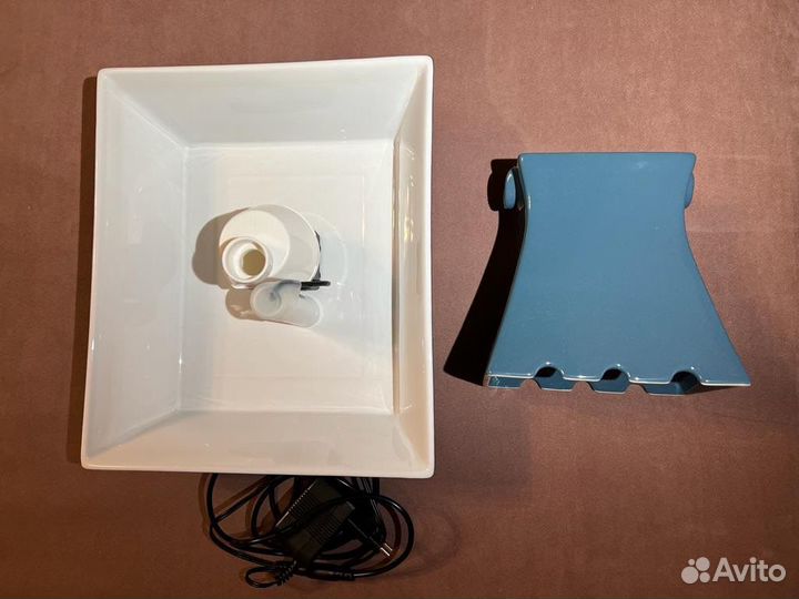 Автоматическая поилка для животных Drinkwell, 2 л