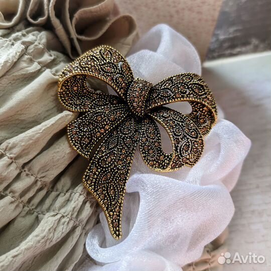Брошь бант ажурный