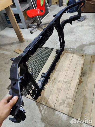 Передняя панель телевизор Kia Sorento