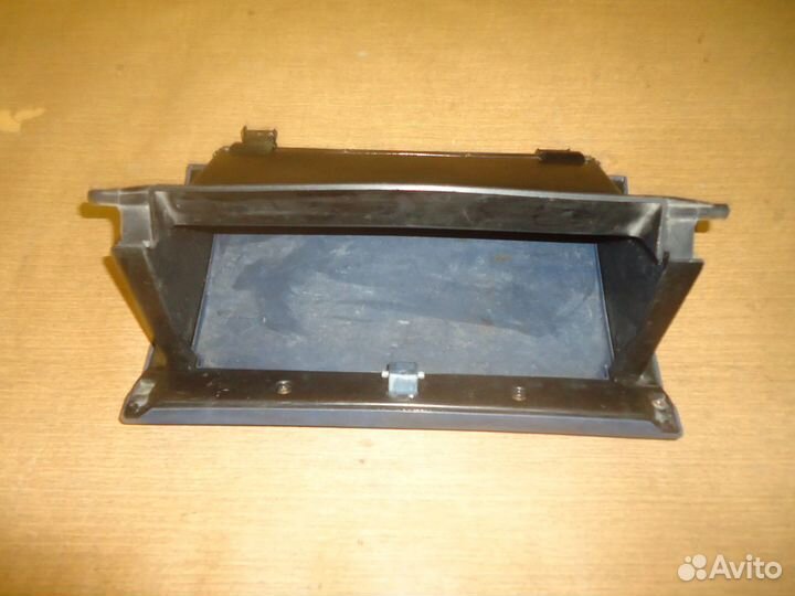 Бардачок Nissan Largo kugnc22