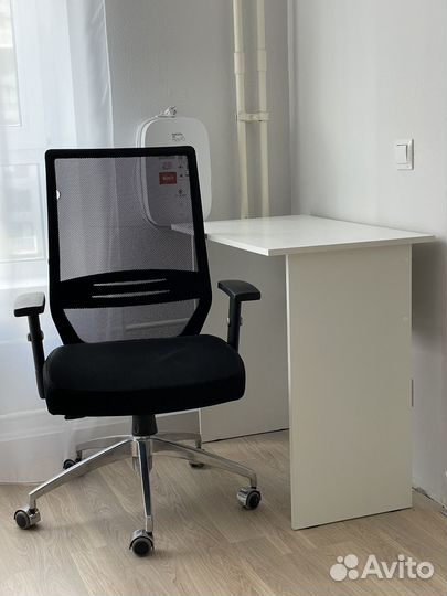 Стул кресло офисный со столом б/у