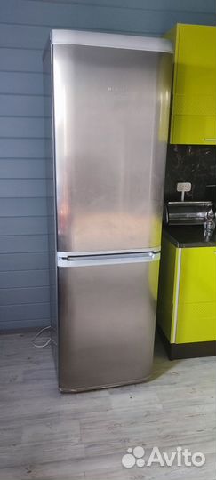 Холодильник Hotpoint-Ariston