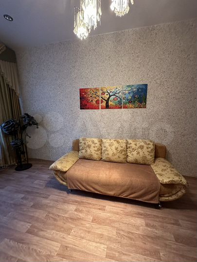 2-к. квартира, 70 м², 1/3 эт.