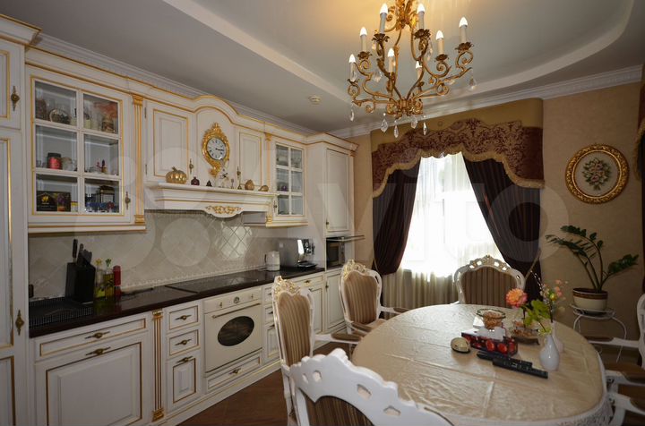 Коттедж 280 м² на участке 10,8 сот.