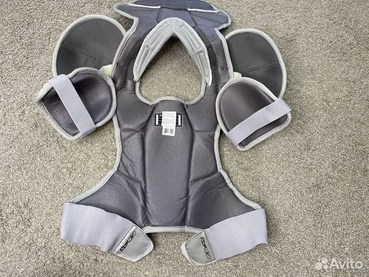 Нагрудник хоккейный Jofa RBK 6k