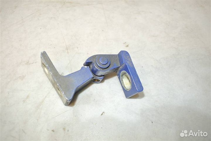 Петля двери VW Tiguan 2007-2011