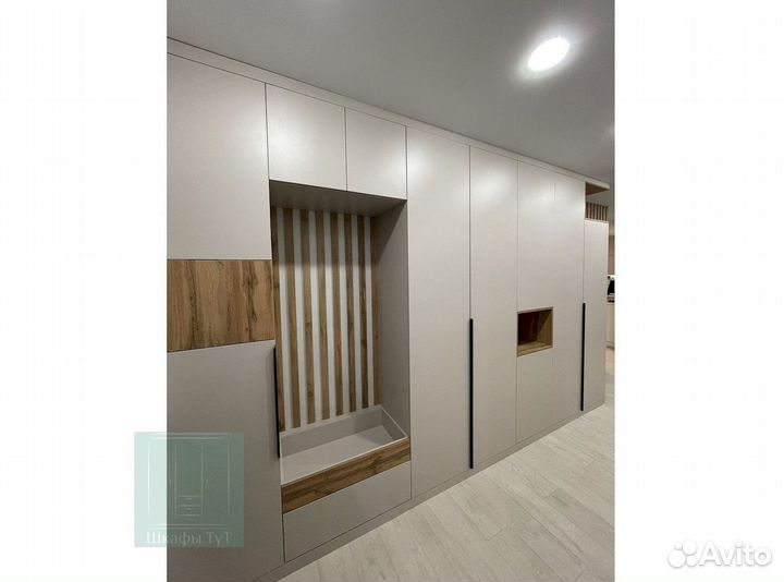 Распашной шкаф