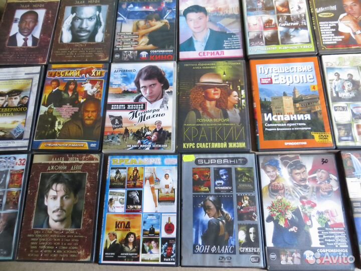 Видеокассеты с кино (диски) (67 штук)