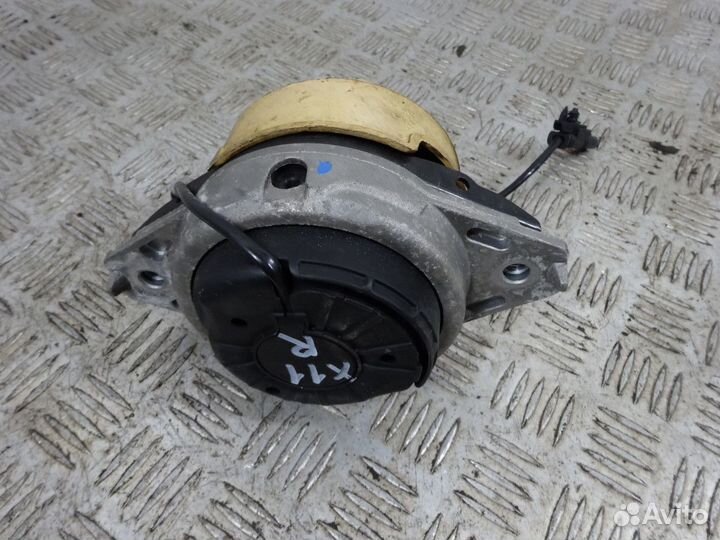 Опора двигателя правая Мерседес 166 292