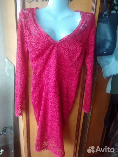 Платье красное