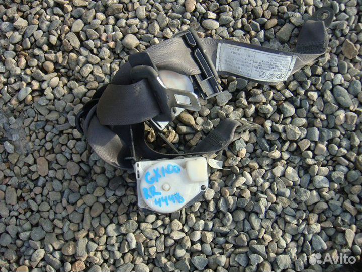 Ремень безопасности задний Toyota Cresta GX100