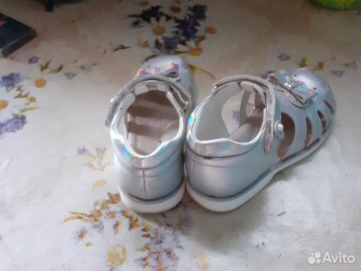 Сандали на девочку