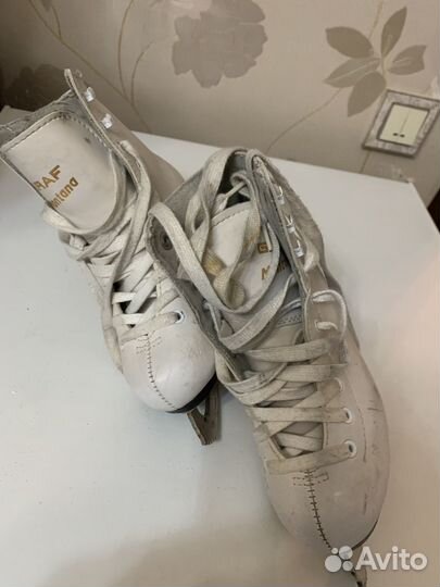 Коньки фигурные graf montana gold 32