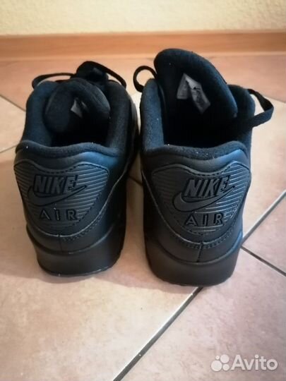 Кроссовки р. 41-42 новые оригинал nike