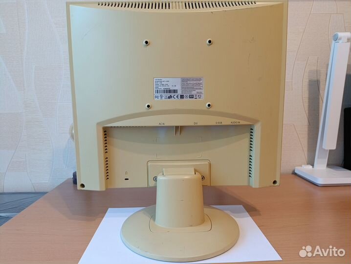 Монитор Fujitsu Siemens 17