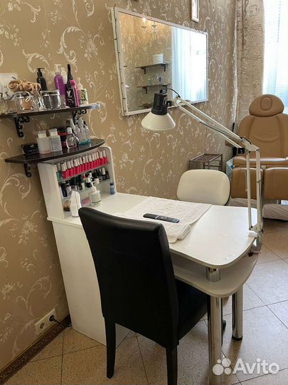 Сдам в аренду маникюрный кабинет