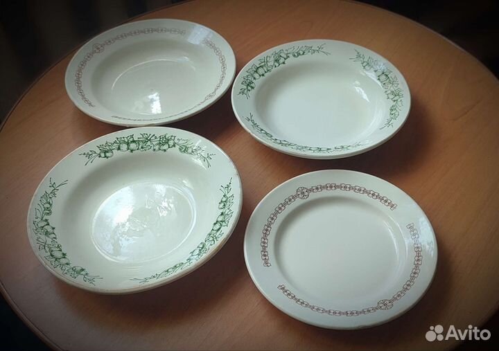 Фарфоровые тарелки