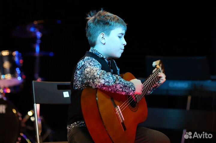 Уроки игры на гитаре в Москве