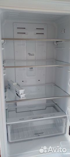 Холодильник Hotpoint Ariston total no frost бу