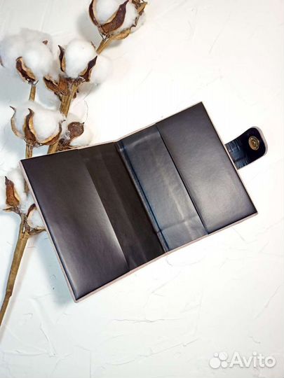 Обложка на паспорт ручной работы