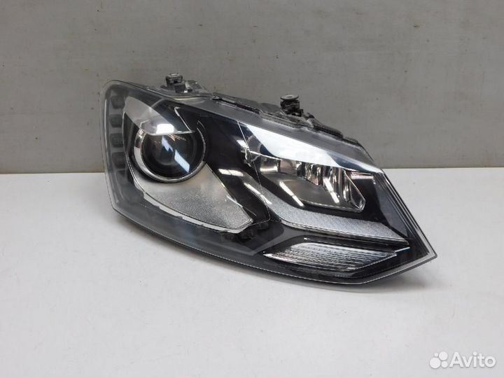Фара правая Volkswagen Polo