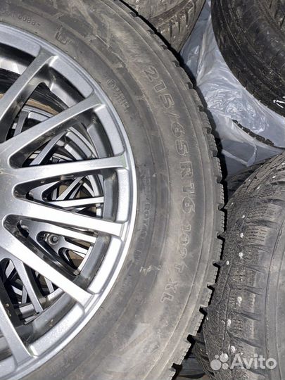 Nokian Tyres Nordman 7 SUV 215/65 R16