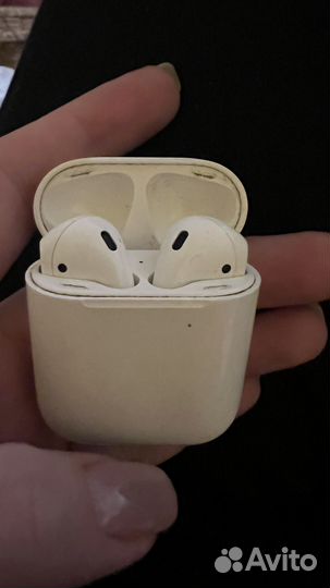 Беспроводные наушники apple airpods